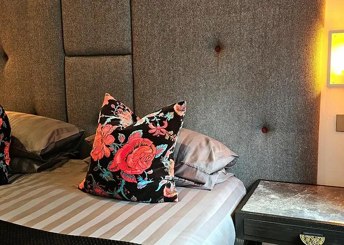 Boat House Super Suites